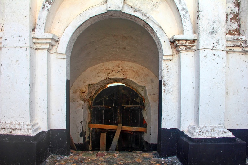 Door of ne return, literally